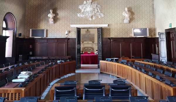 La sala Consiliare del Comune di Ravenna